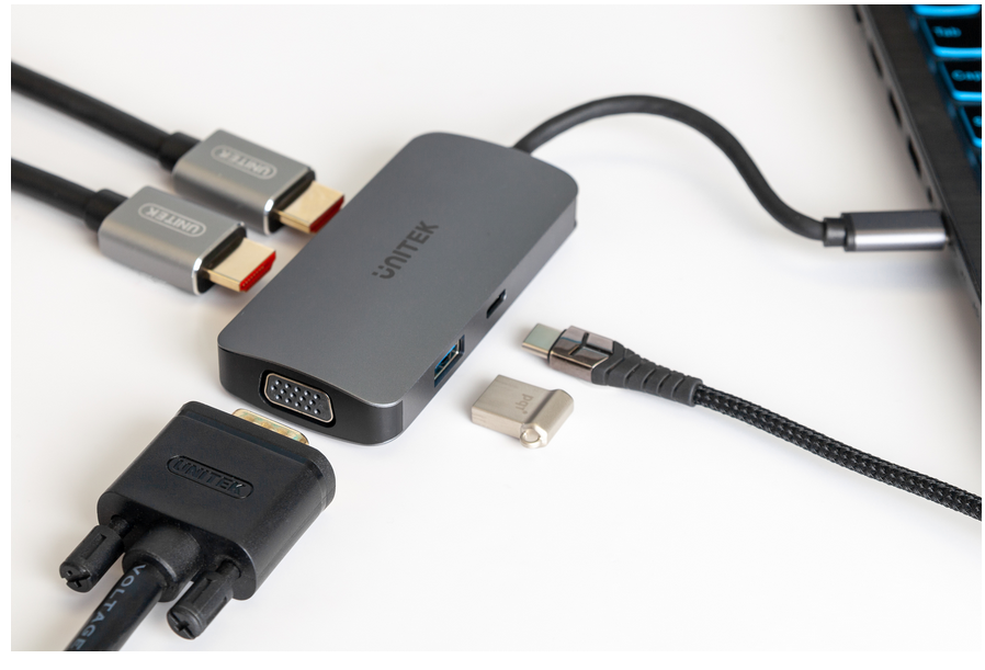 Unitek uHUB P5 Trio 5-in-1 USB-C Hub with MST Triple Monitor and 100W Power Delivery Unitek uHUB P5 Trio 5-in-1 USB-C Hub with MST Triple Monitor and 100W Power Delivery