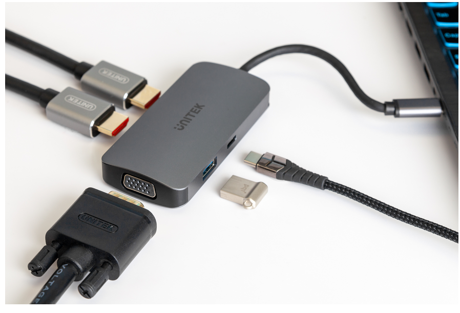 Unitek uHUB P5 Trio 5-in-1 USB-C Hub with MST Triple Monitor and 100W Power Delivery