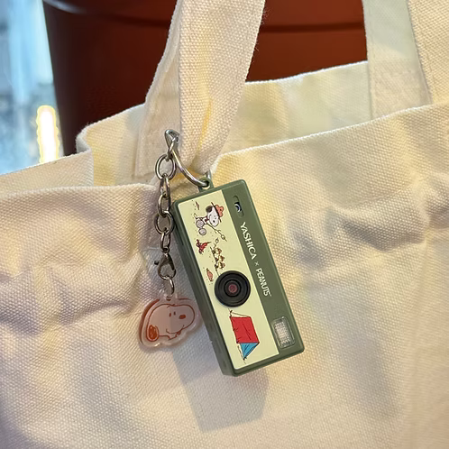 YASHICA x Peanuts Funtastic Keychain Camera - Snoopy's Summit