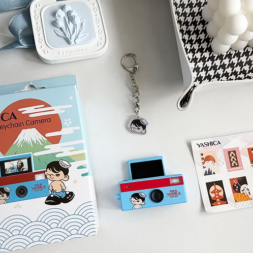 YASHICA Funtastic Keychain Camera (Yashica Boy) - Blue