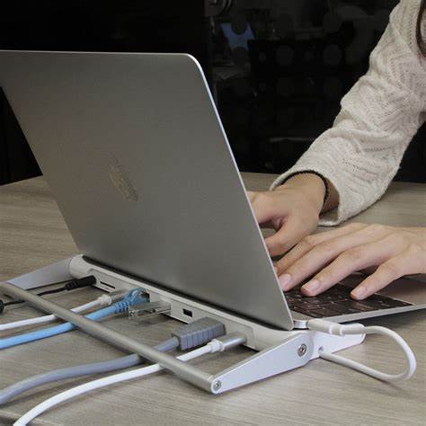 Unitek USB 3.1 Type-C Universal Docking Station Unitek USB 3.1 Type-C Universal Docking Station
