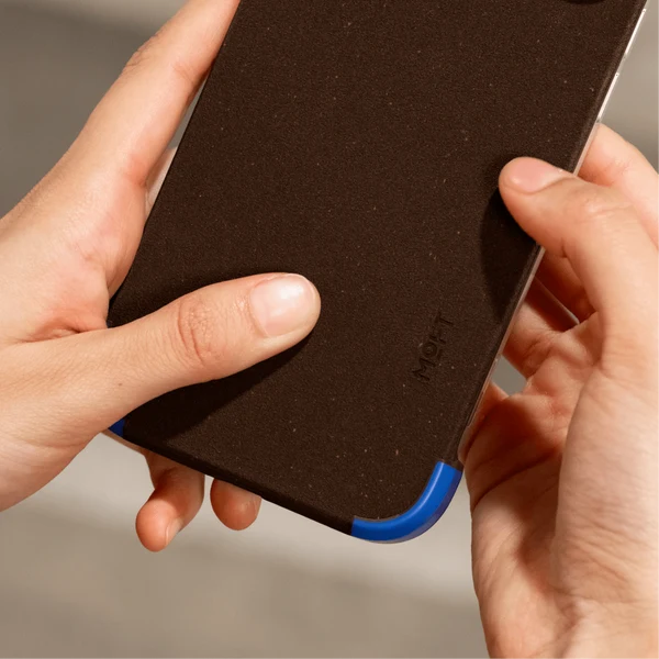 MOFT Color-Blocking Snap Phone Case for iPhone 18 Pro Dark Coffee x Sapphire