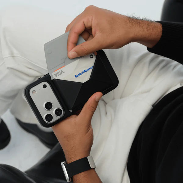 Moft Snap Field Travel Wallet Jet Black – Sleek, Smart, and MagSafe-Compatible