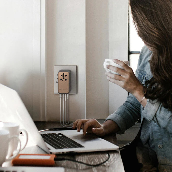 Momax 1-World 4-Port GaN Travel Charger 170W + USB-C Cable Momax 1-World 4-Port GaN Travel Charger 170W + USB-C Cable