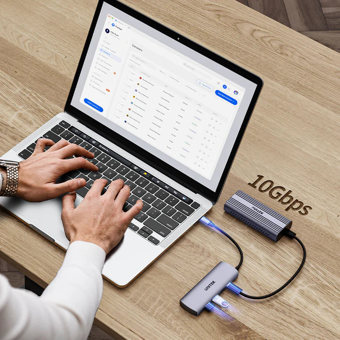 Unitek HUB Q4 4-in-1 10Gbps USB-C Hub with 2 USB-A & 2 USB-C Ports Unitek HUB Q4 4-in-1 10Gbps USB-C Hub with 2 USB-A & 2 USB-C Ports