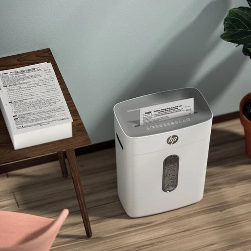 HP OneShred 8CC Cross-Cut Paper Shredder UK Version - Whaite HP OneShred 8CC Cross-Cut Paper Shredder UK Version - Whaite