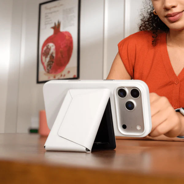 Moft Snap Field Travel Wallet Misty Cove – Sleek, Modern, and MagSafe-Ready